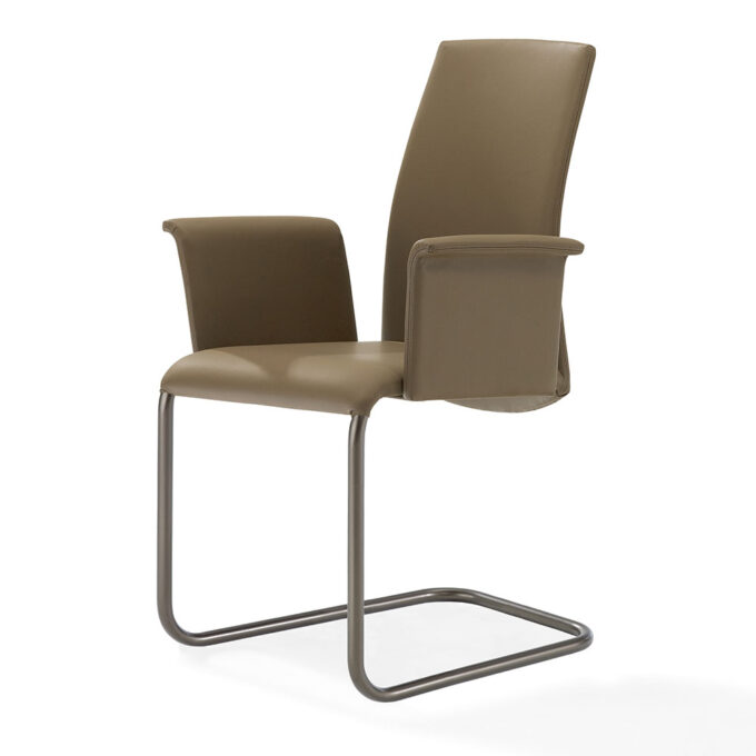 Luma 2063 Chair