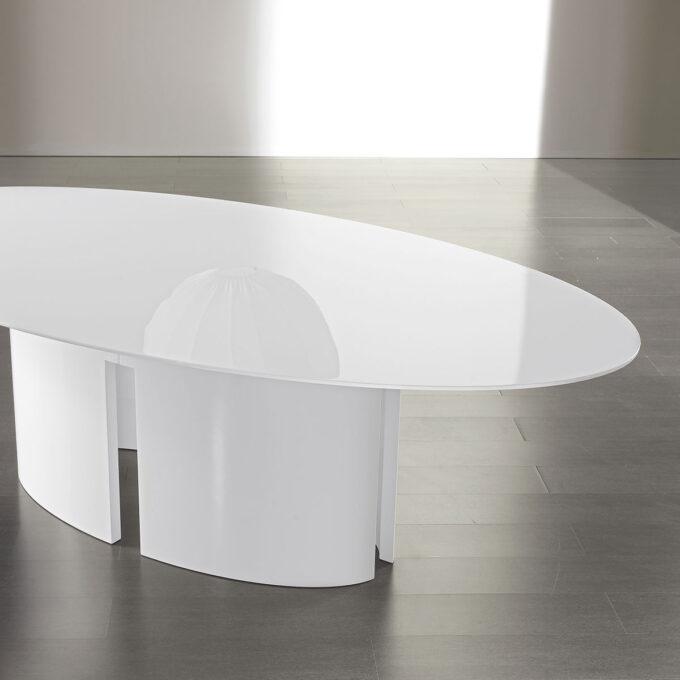 mobili-mobel-meridiani-Gong-white-lacquer-dining-table-oval