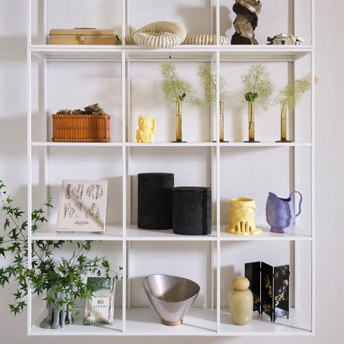 mobili-mobel-meridiani-Hardy-white wall hung Bookcase