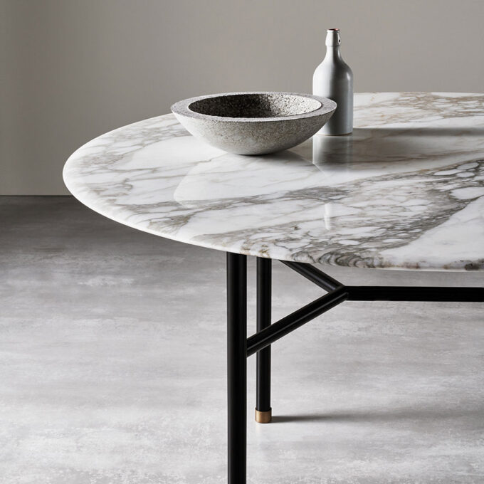 mobili-mobel-meridiani-Hubert-round-marble-dining-table