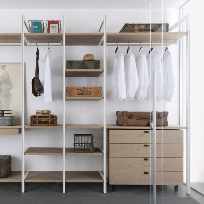 Solo Walk-In Closet - Image 4