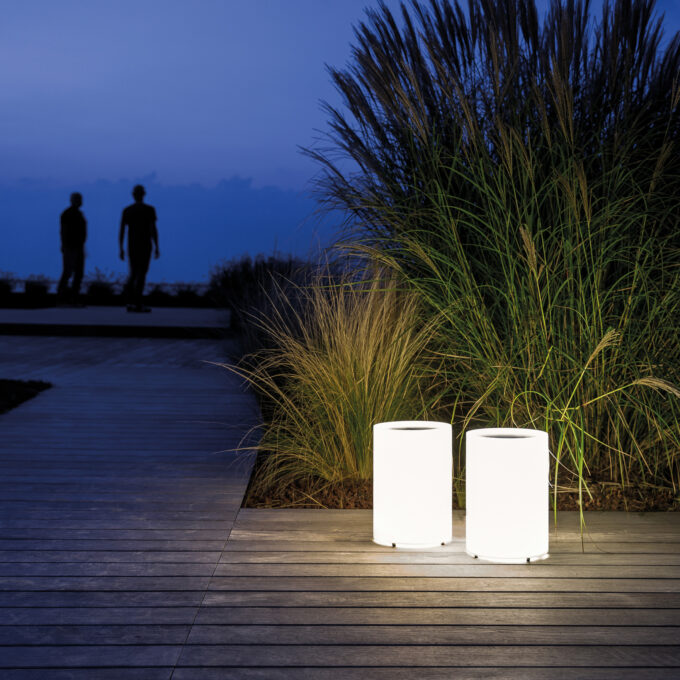 Lenta Outdoor Floor Lamp